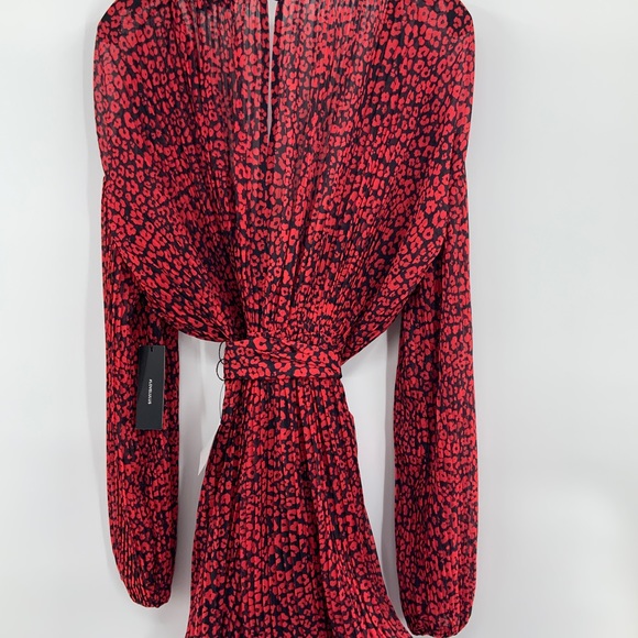 NWT lulus Camile Black and Red Leopard Print Pleated Romper - Picture 9 of 9
